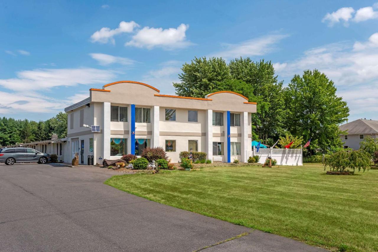 Rodeway & - Hudson Valley Hotel